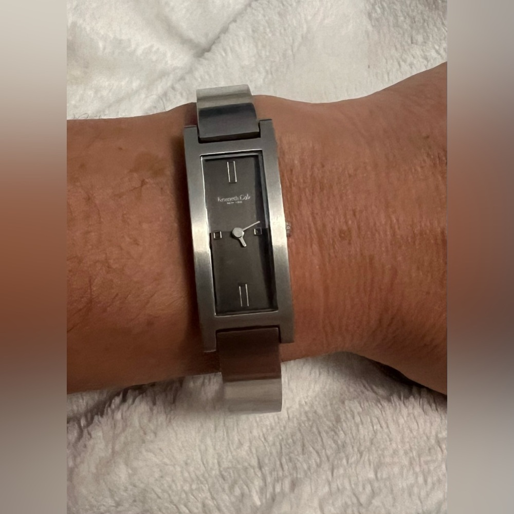 NWT Authentic Vintage Kenneth Cole Women’s Stainless Steel Bangle Watch KC4210
